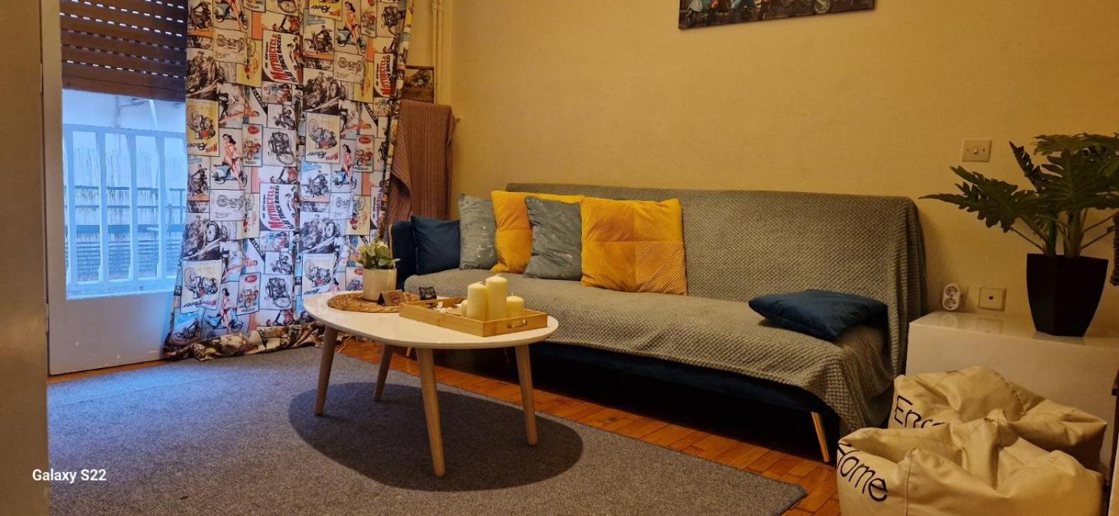 Apartment Feels Like 1 *